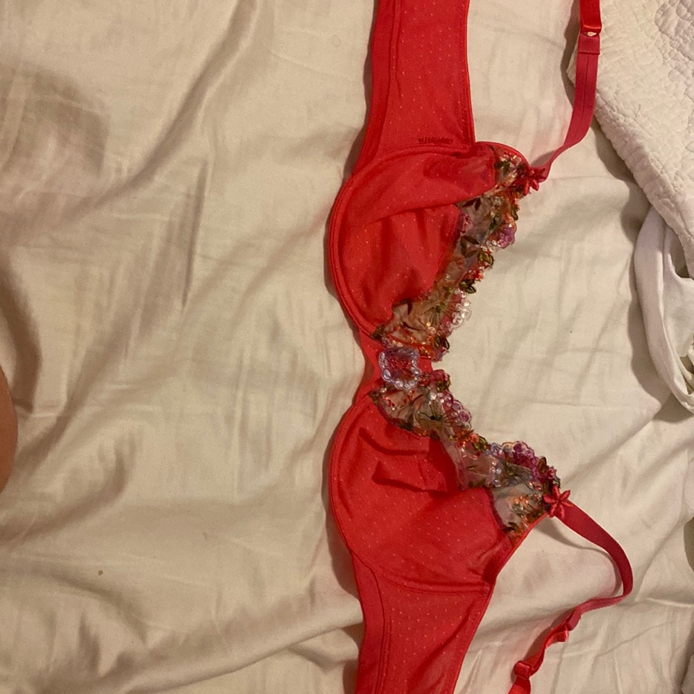 Chantelle pink bra 36D